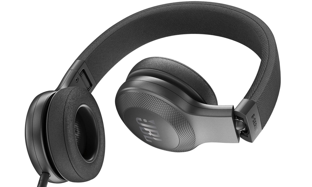 Składana konstrukcja słuchawek JBL E35BLK czarnych