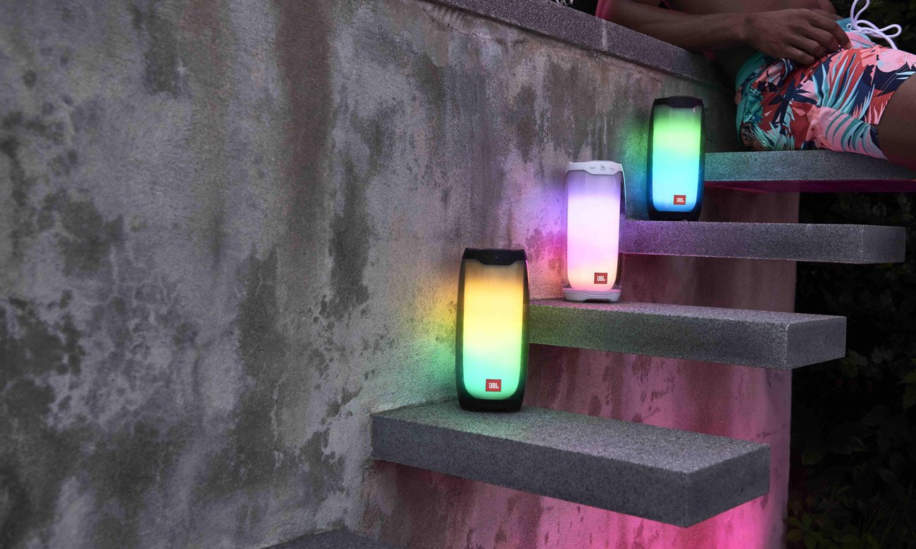 Dźwięki i efekty świetlne w głośniku JBL Pulse 4