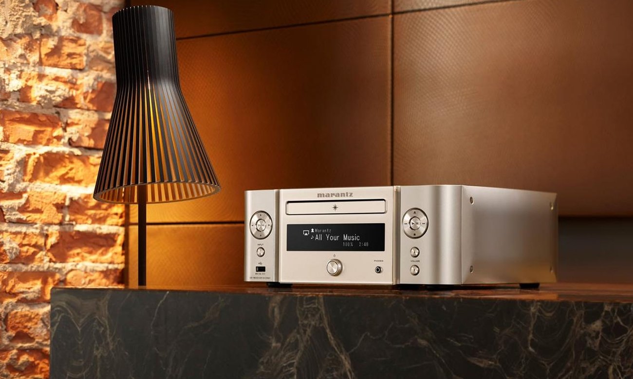 Elegancka mini-wieża Marantz MCR611 z głośnikami Q Acoustics 3020i