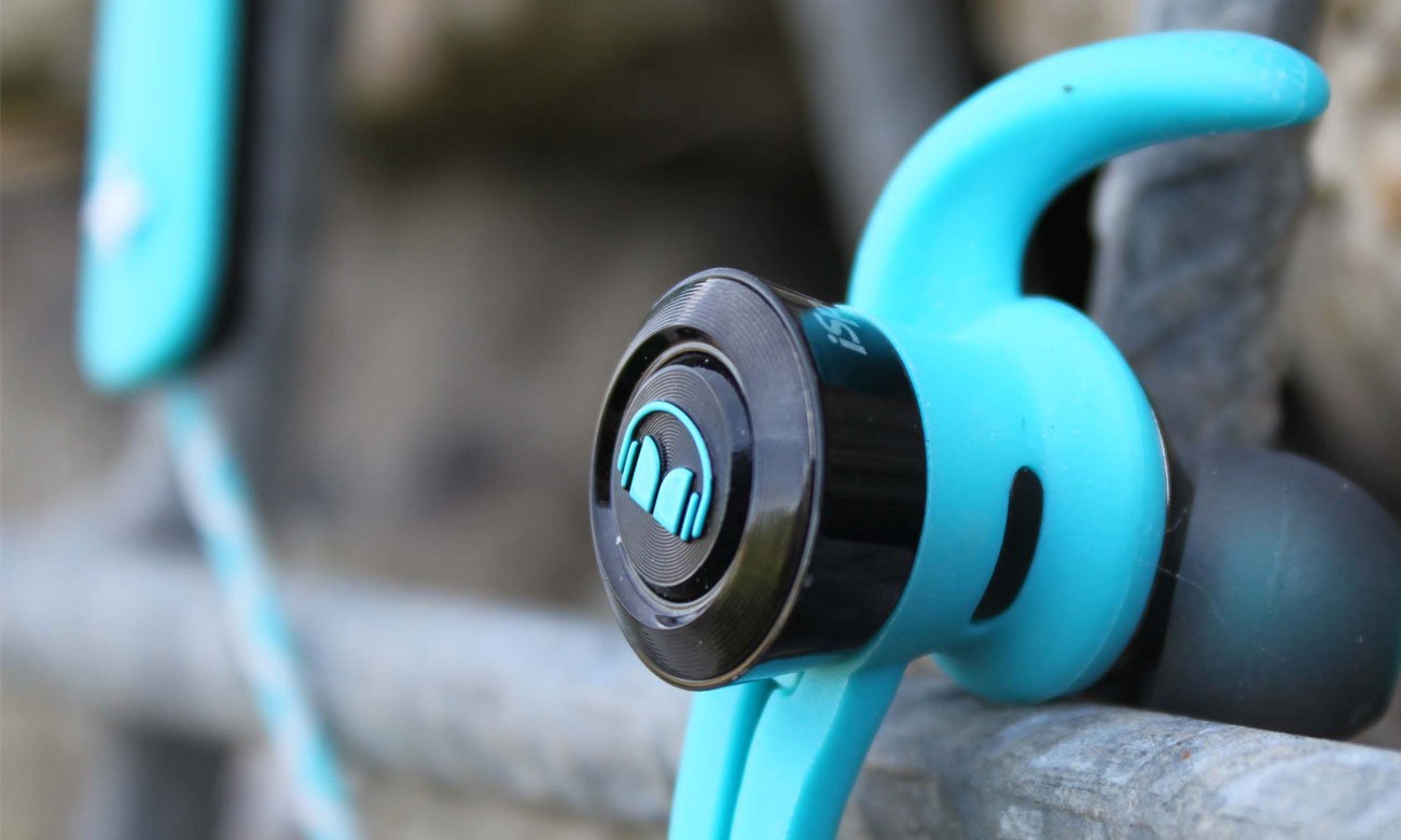 iSport Victory BT mają nieplączący się kabel i są wodoszczelne IPX 5