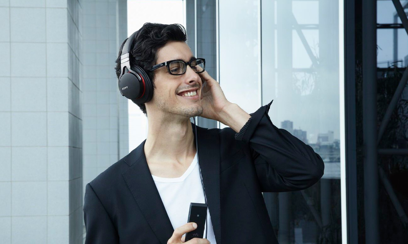 Wbudowany mikrofon w słuchawkach Sony MDR-1AS