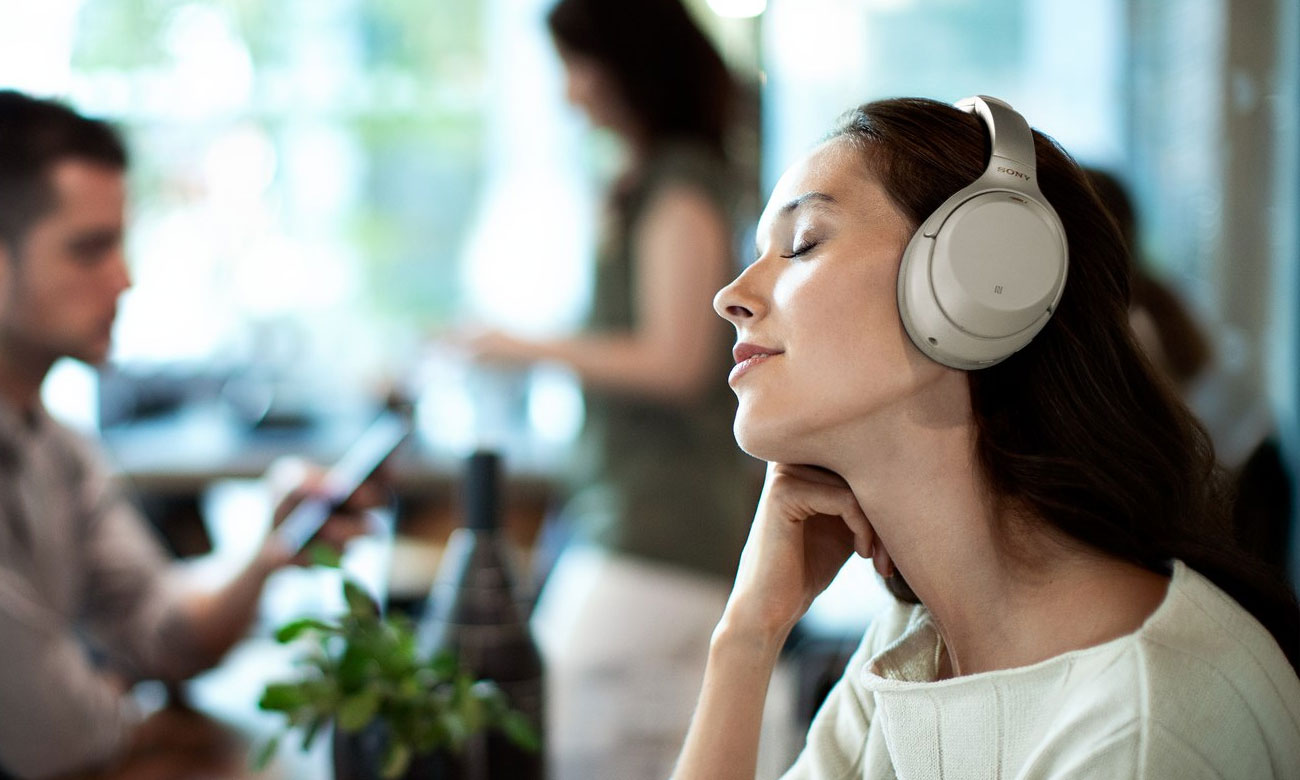 Wysokiej klasy słuchawki nauszne Sony WH-1000XM3B
