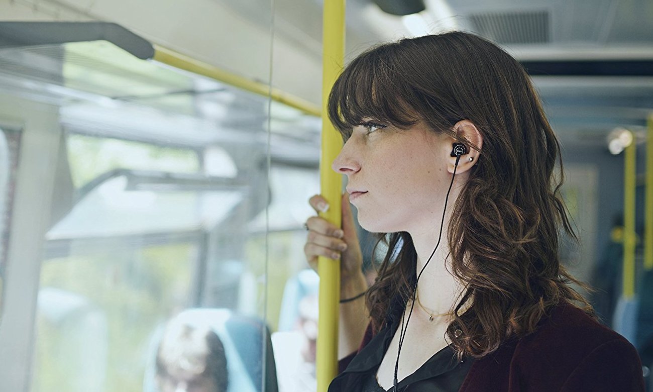 Konstrukcja słuchawek dokanałowych SoundMagic ES20