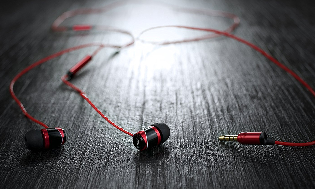 Słuchawk douszne z mikrofonem SoundMagic E10C