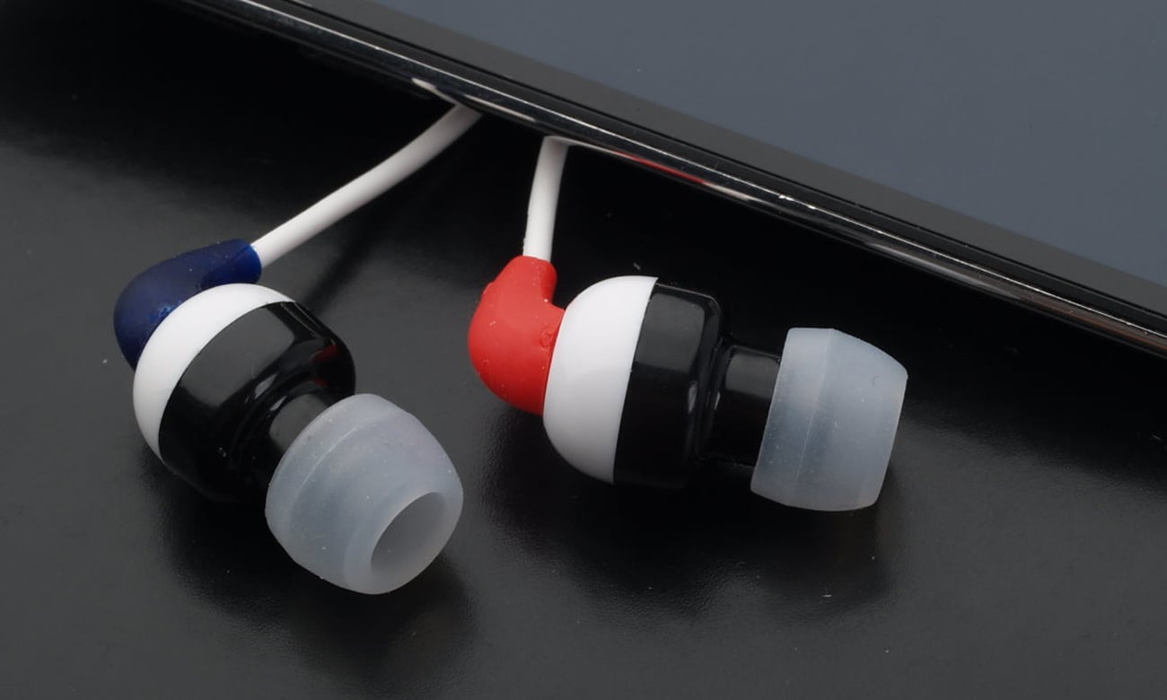 Lekkie słuchawki douszne SoundMagic ES10