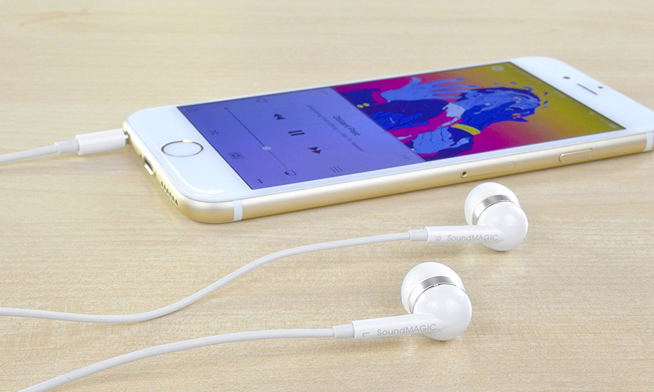 Słuchawki z mikrofonem SoundMagic ES19S białe
