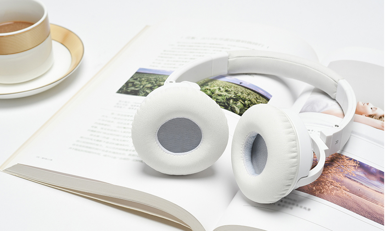 Mocny, czysty dźwięk z słuchawek SoundMagic P22BT