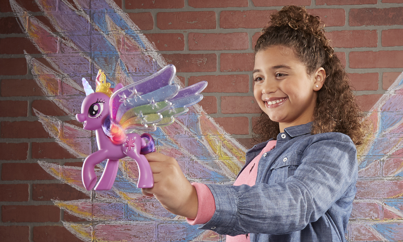 Hasbro My Little Pony Twilight Sparkle z tęczowymi skrzydłami