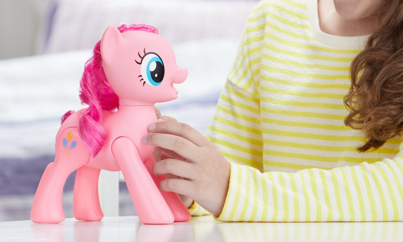figurka pinkie pie z funkcją śmiechu