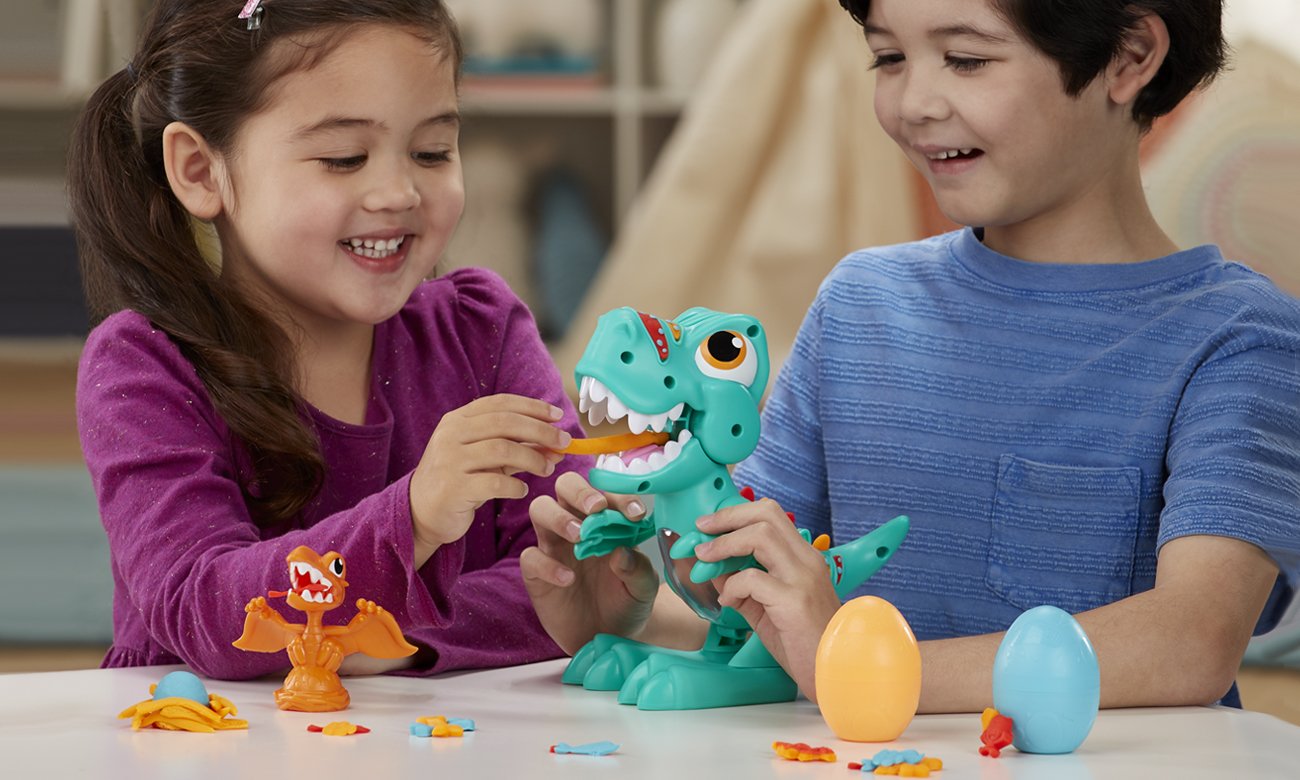 Play-Doh Dino Crew Przeżuwający Dinozaur T-Rex