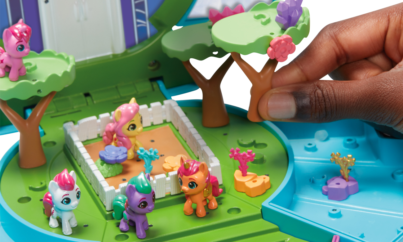 małe figurki kucyków pony