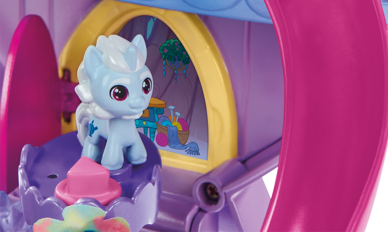 małe figurki kucyków pony
