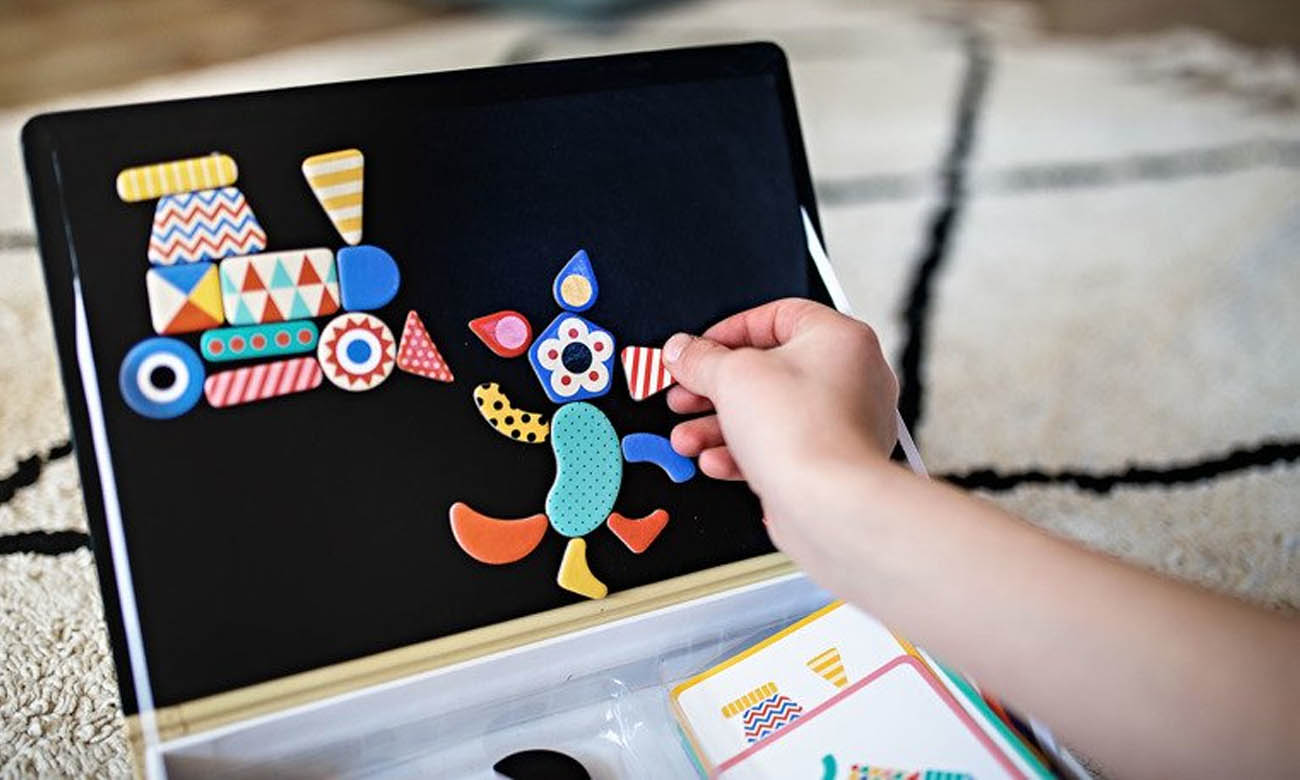 Janod Magnetyczna układanka Kształty Magnetibook J02720