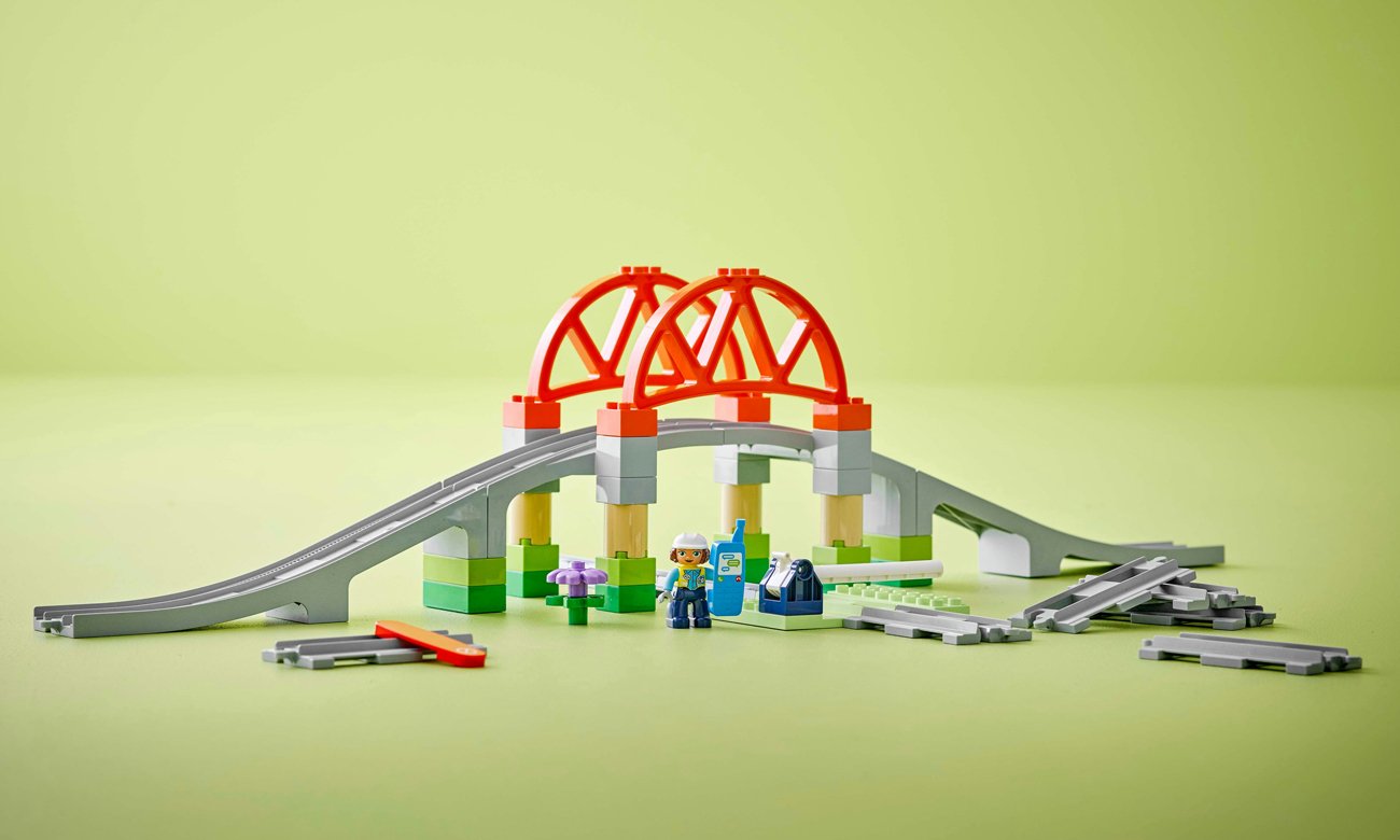 LEGO DUPLO 10426 Eisenbahnbrücke und Schienen