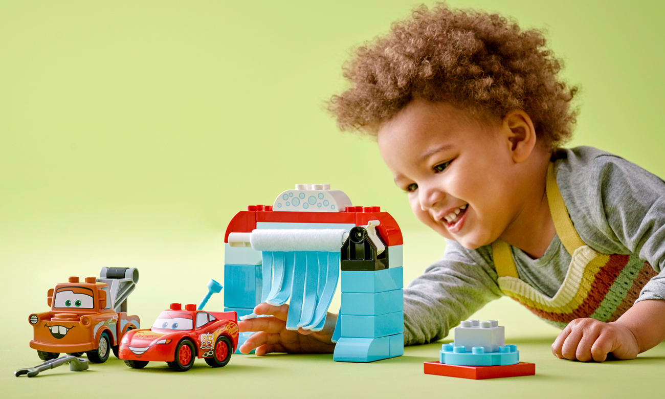 zestaw klocków lego duplo z literkami