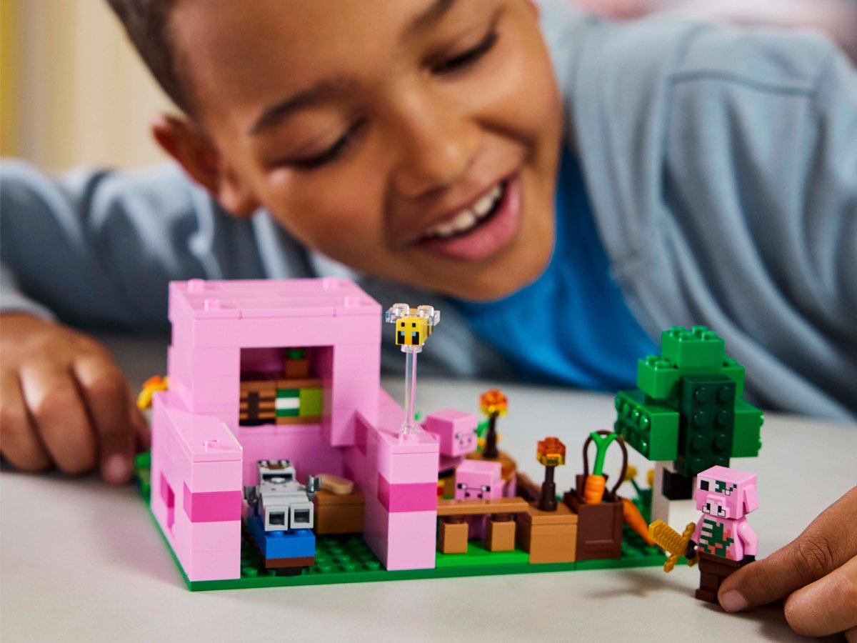 LEGO® Minecraft® Das Babyschwein-Haus 21268