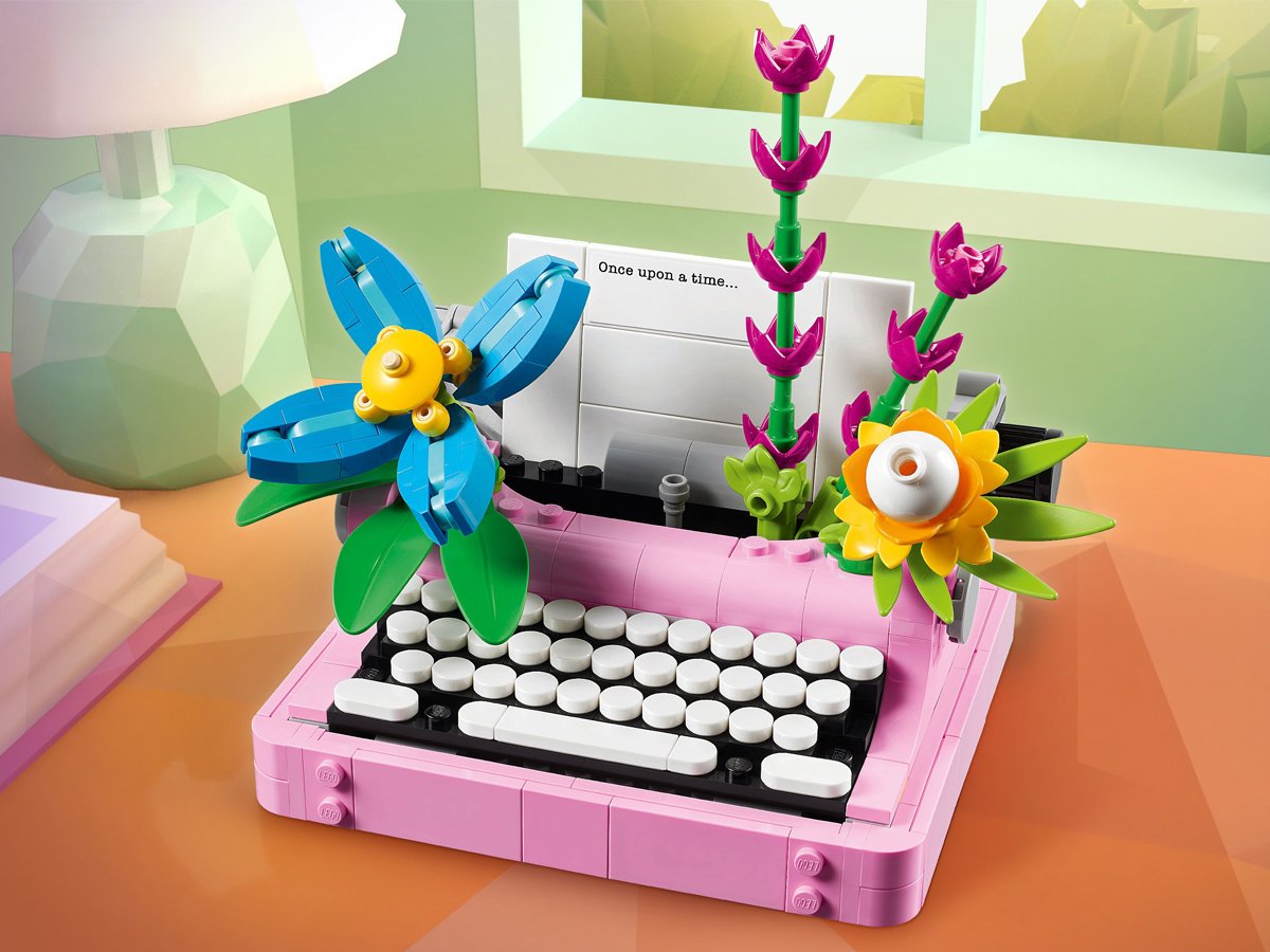 LEGO® Creator 3-in-1 Schreibmaschine mit Blumen 31169