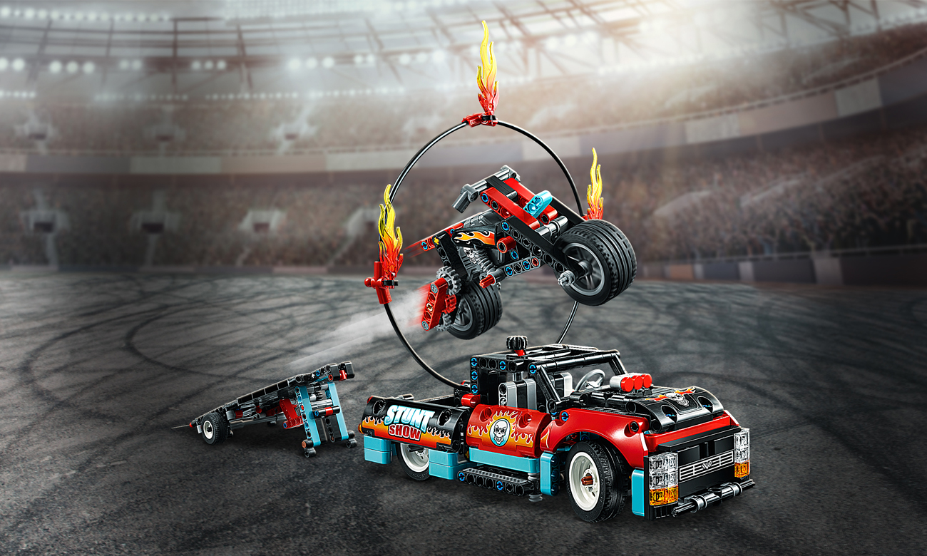 LEGO Technic Furgonetka i motocykl kaskaderski