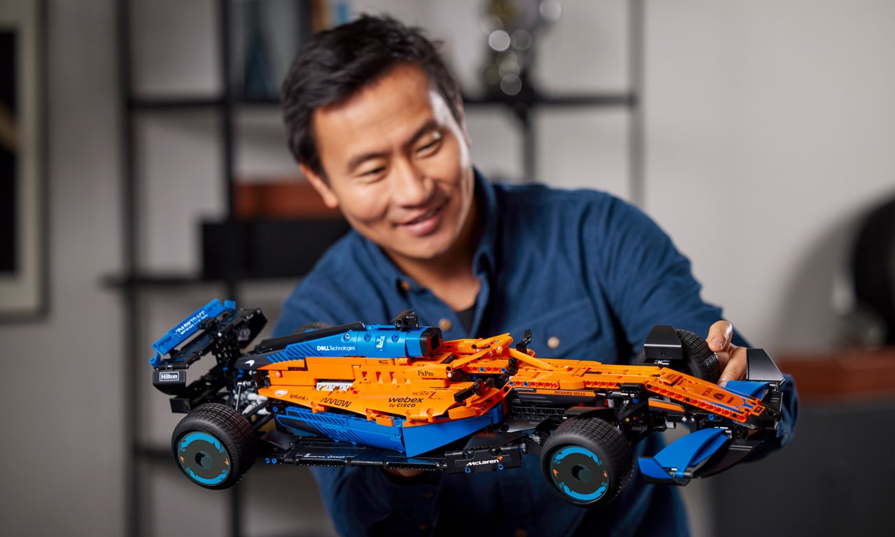 lego model samochodu z klocków