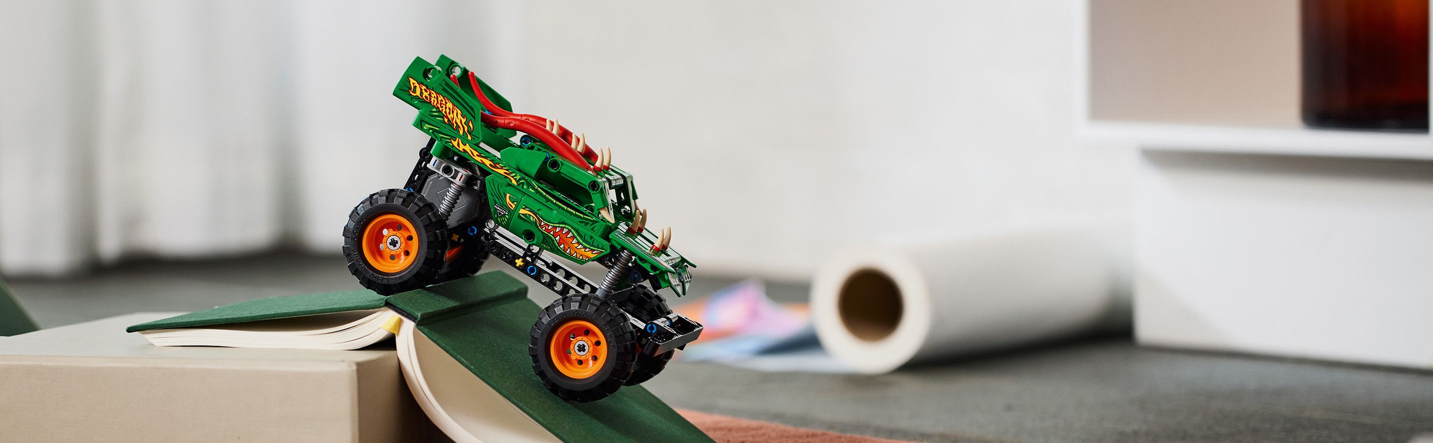 Więcej zabawy w stylu pokazów Monster Jam™