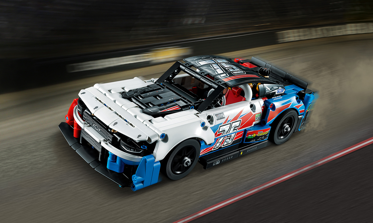 LEGO Technic Nowy Chevrolet Camaro ZL1 z serii NASCAR
