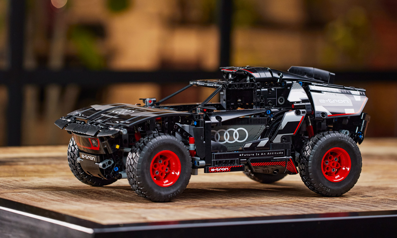 Audi RS Q e-tron з кубиків Lego