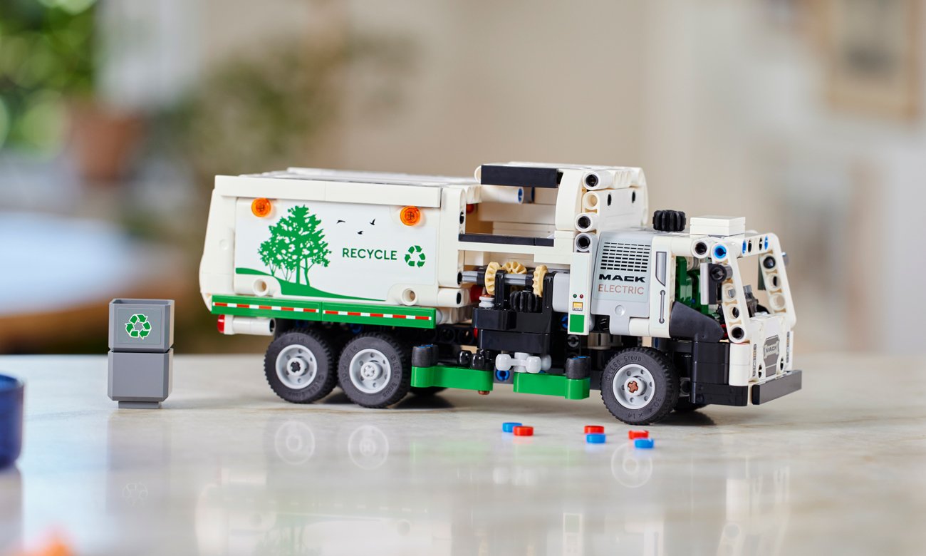 Електричний сміттєвоз LEGO Technic Mack® LR