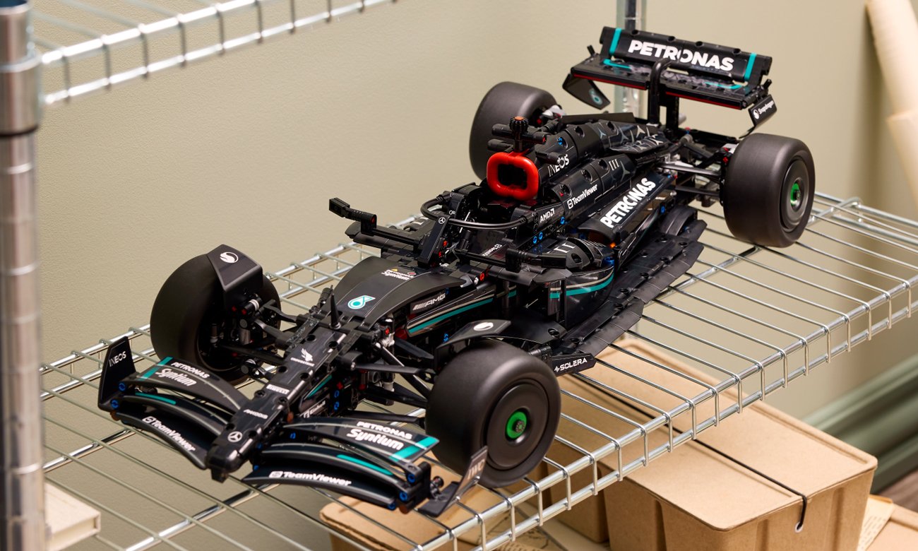 LEGO Technic Mercedes-AMG F1 W14 E Performance