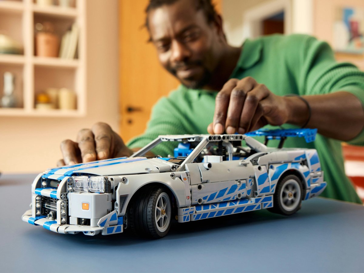 LEGO Technic 42210 Samochód Nissan Skyline GT-R (r34) z filmu