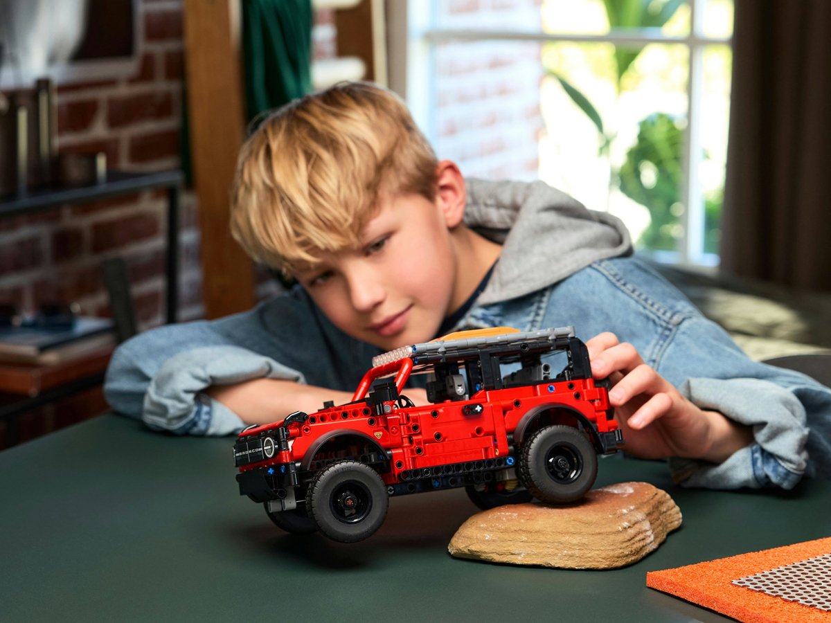 LEGO Technic 42213 SUV Ford Bronco