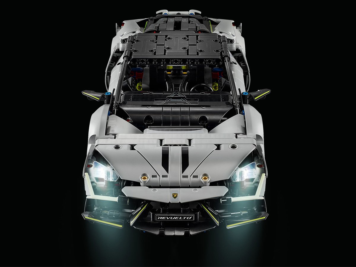 LEGO Technic 42214 Supersamochód Lamborghini Revuelto