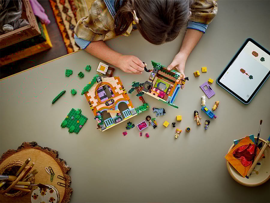LEGO Friends Ranczo kucyków i stajnia 42654 składanie