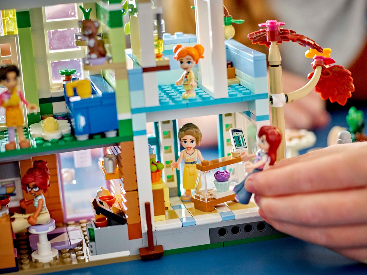 LEGO Friends 42670 Heartlake City Wohn- und Einkaufsstraße