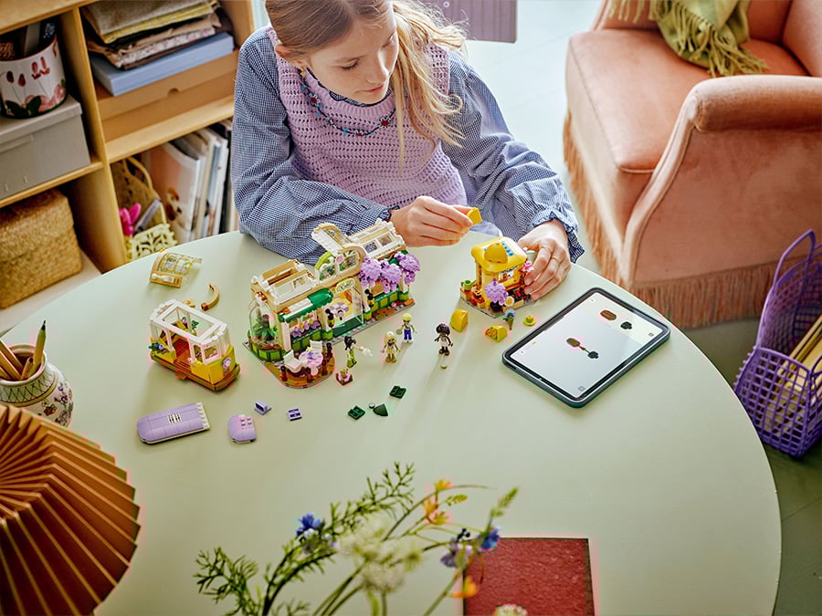 LEGO Friends Zielona kawiarnia i kwiaciarnia 42671 składanie