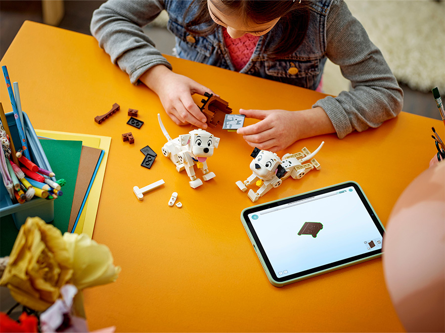LEGO Disney 101 dalmatyńczyków Szczeniaczki Szczęściarz i Penny 43271 składanie