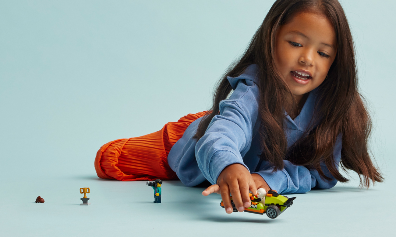 samochód z klocków lego