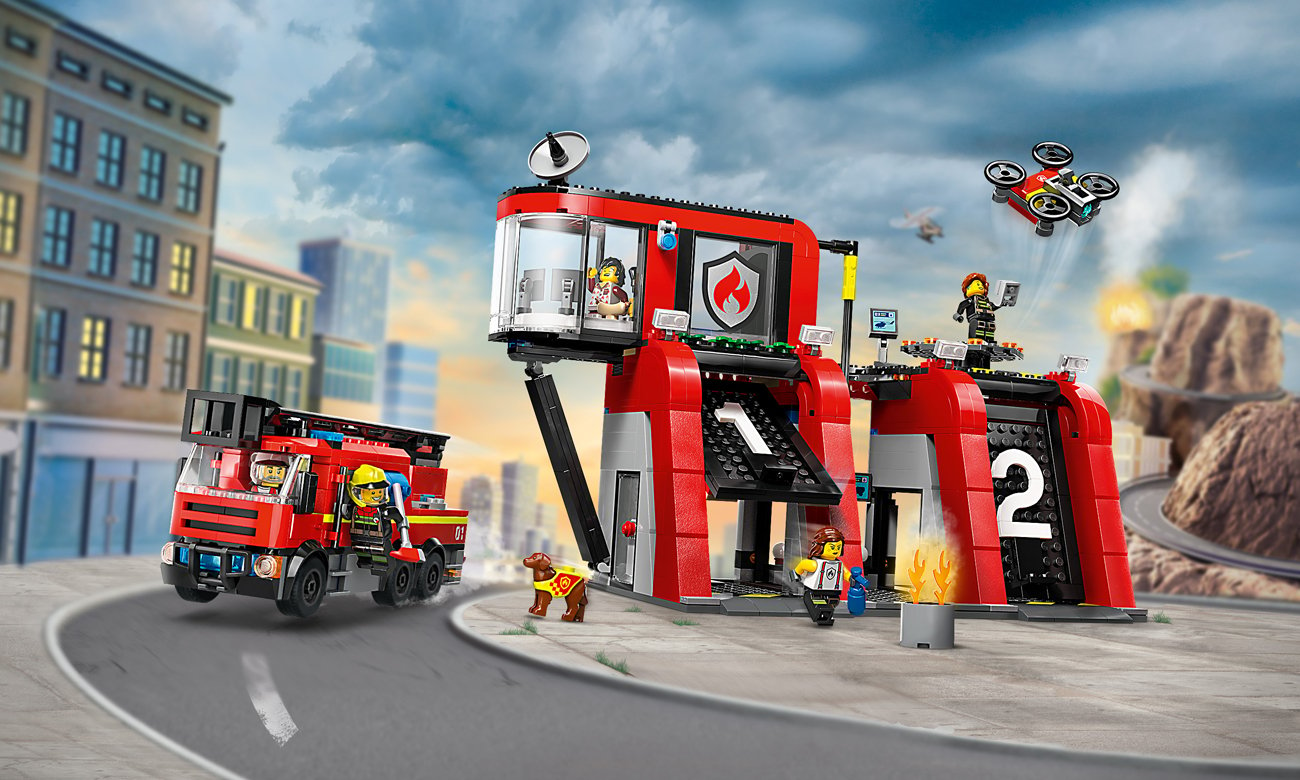 LEGO City Пожежна станція з пожежною машиною