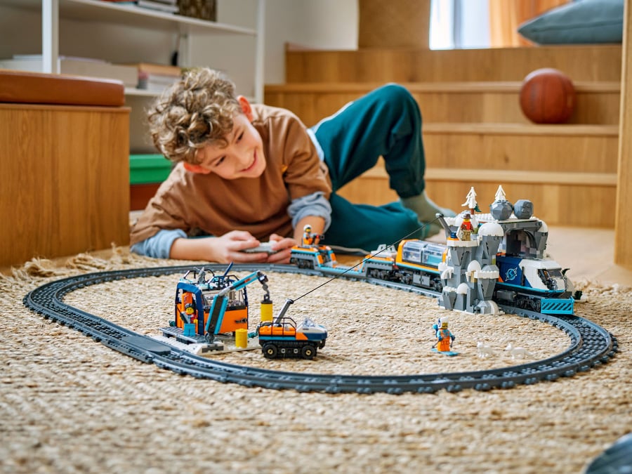 LEGO City 60470 Ekspres polarny arktycznych odkrywców zdalnie sterowana lokomotywa