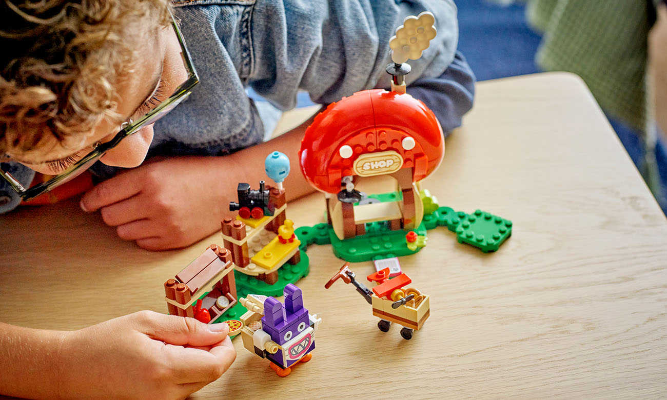 zestaw lego z super mario