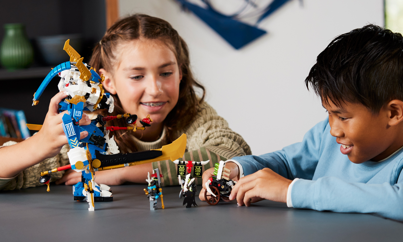 zabawa klockami lego