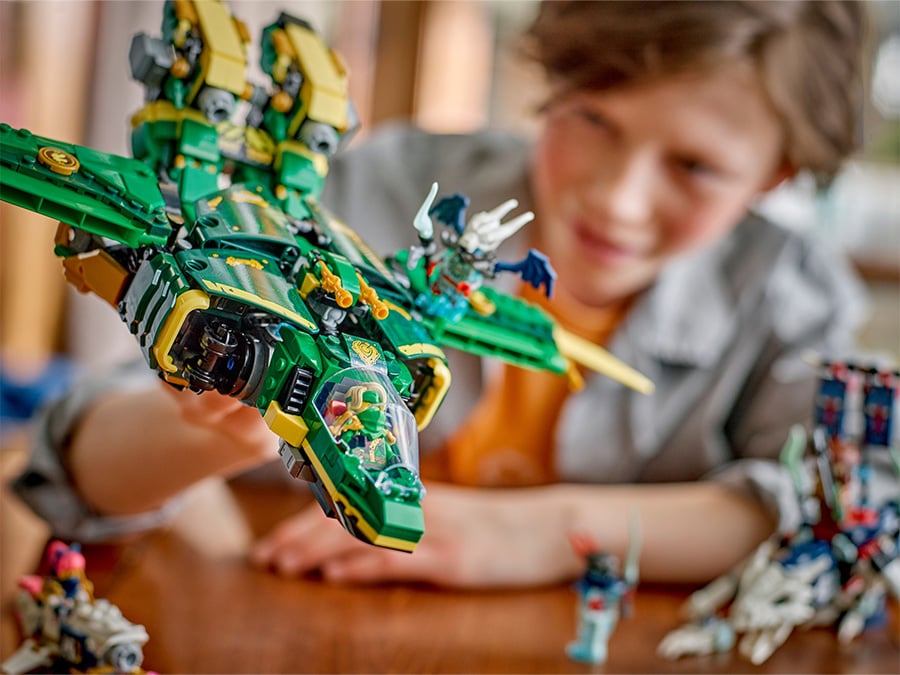 LEGO NINJAGO Odrzutowy mech Lloyda 71845 zabawa