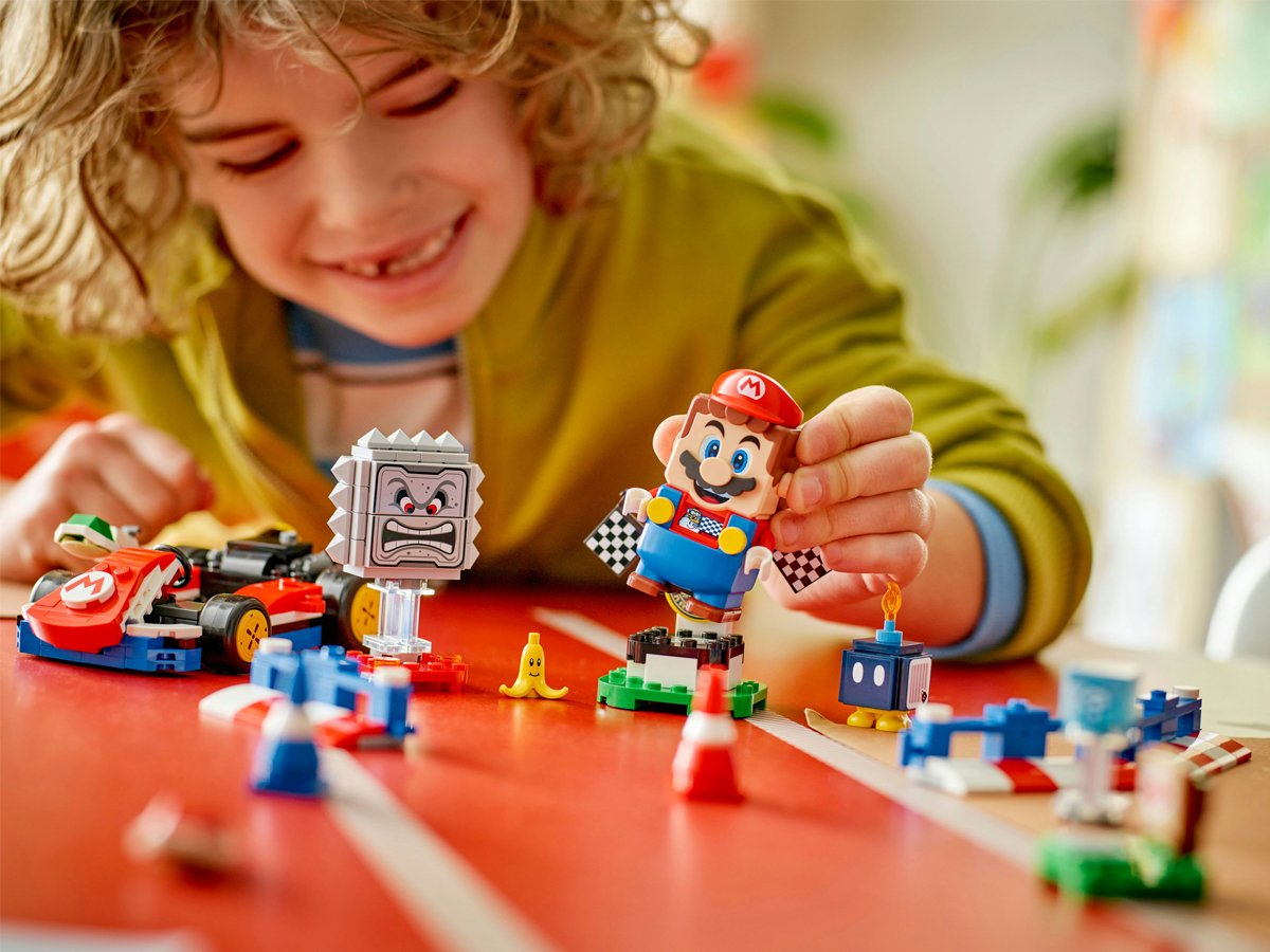 LEGO Super Mario 72043 Interaktywna figurka Mario i Standard Kart