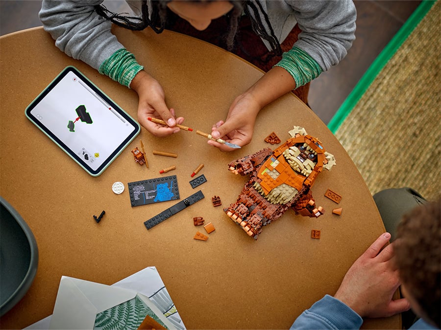 Składanie modelu LEGO Wicket z aplikacją instrukcji na tablecie