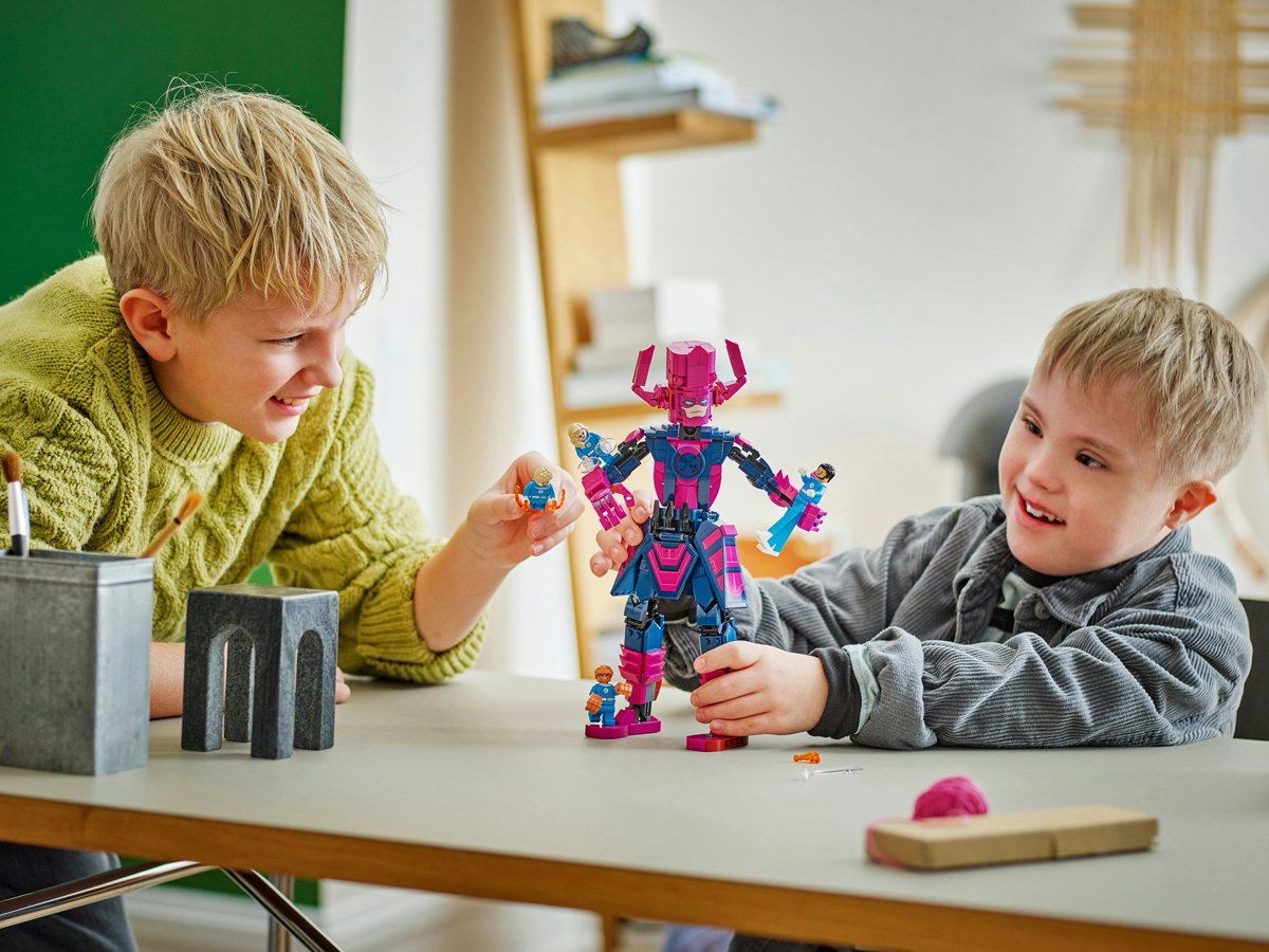 LEGO Marvel 76316 Figurka Fantastycznej Czwórki kontra Galactus 76316