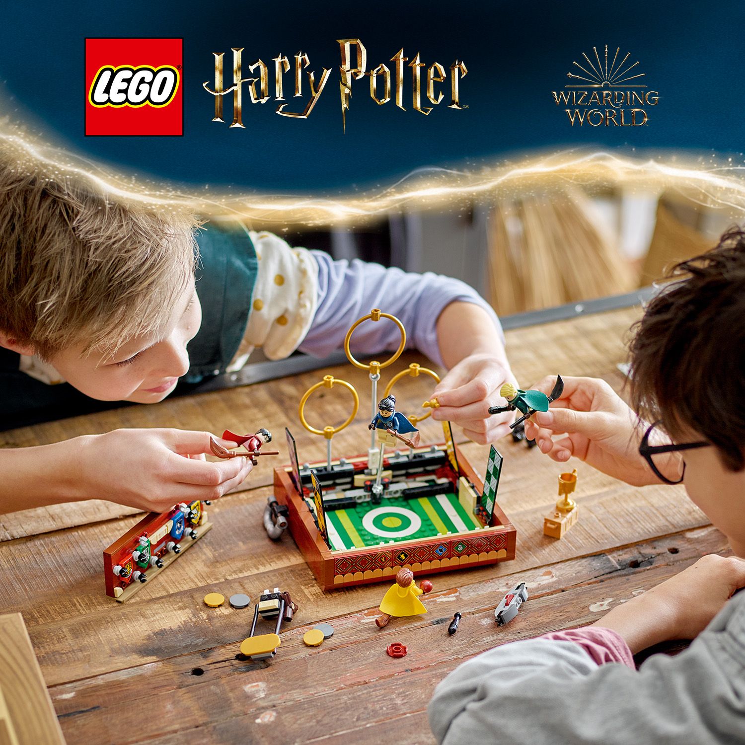Oto kufer pełen magicznej gry w quidditcha™!