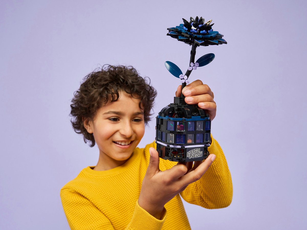 LEGO Wednesday 76784 Kwiat czarnej dalii