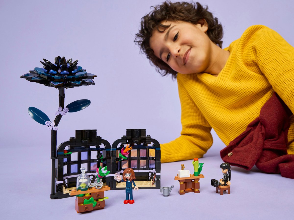LEGO Wednesday 76784 Kwiat czarnej dalii