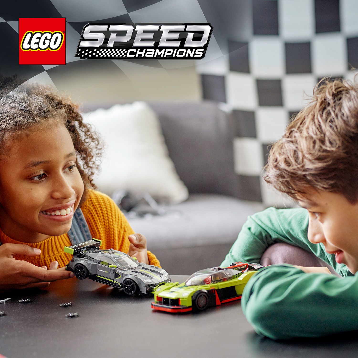 Zestaw LEGO® z 2 pojazdami Aston Martin