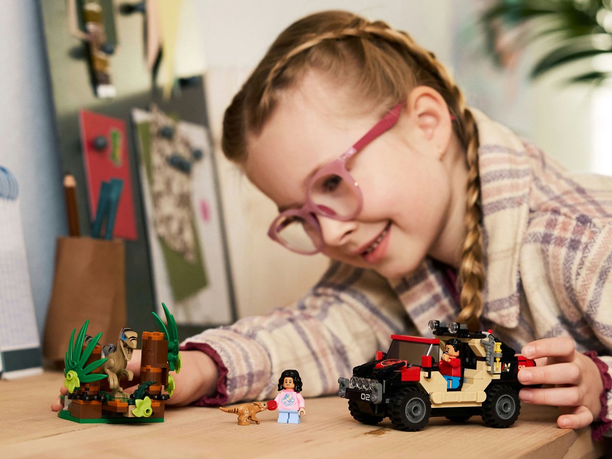 LEGO Jurassic World 76972 Ucieczka terenówką przed raptorem