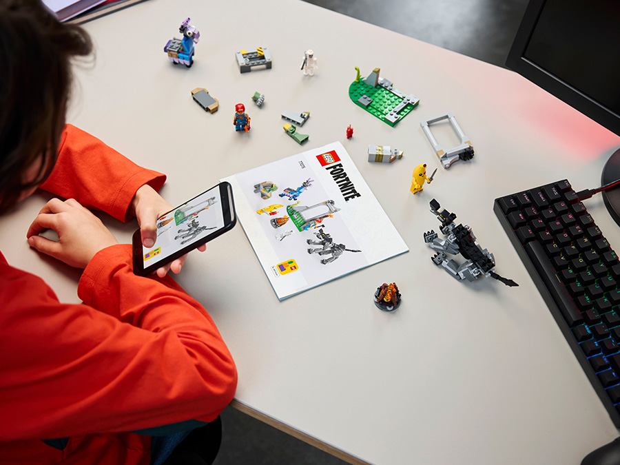 LEGO Fortnite 77075 Skórek i Iskra oraz obóz składanie